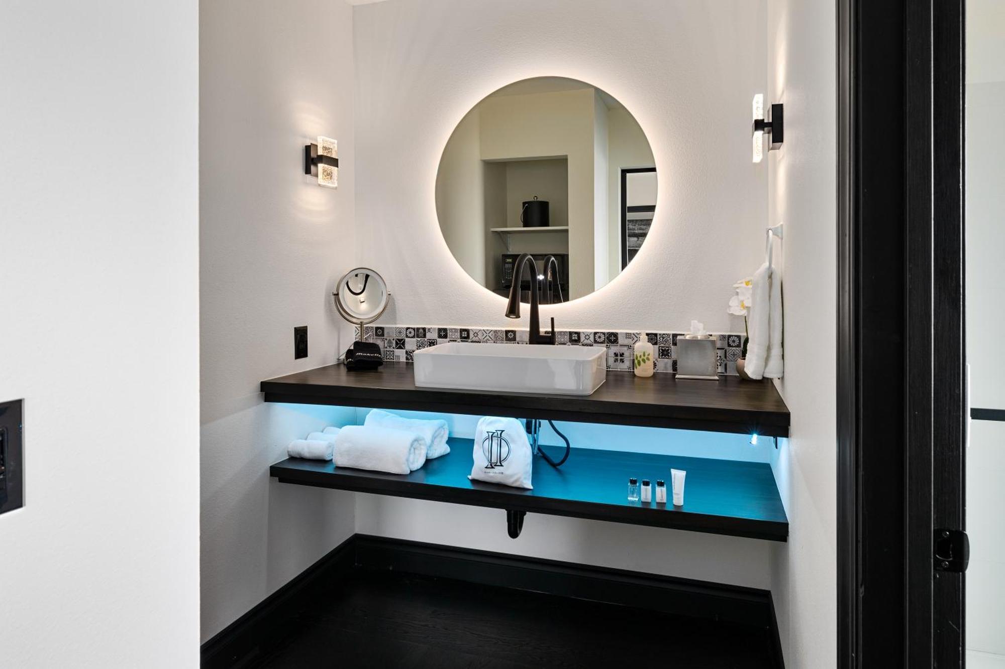 Icon Hotel